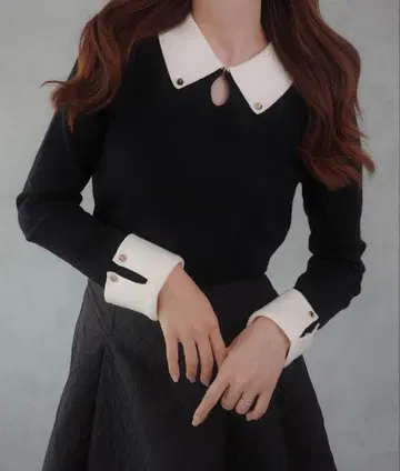 JUNOAH 바이컬러 니트탑