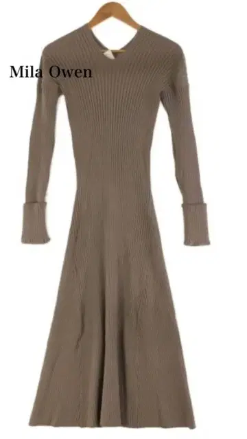 새상품급! Mila Owen 양V 커프스 디자인 리브 플레어 원피스