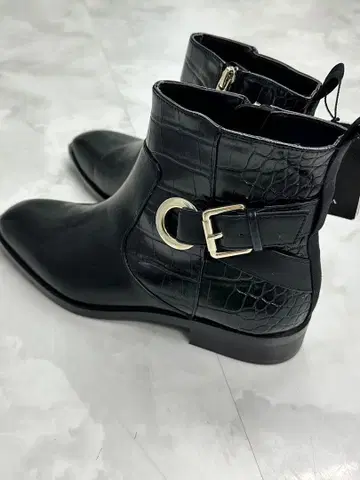 새상품 ZARA 숏부츠