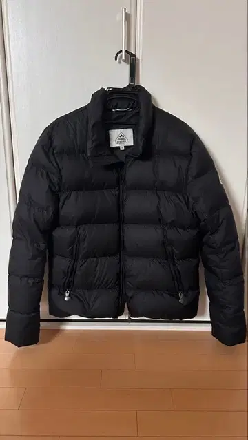 PYRENEX 블랙 다운 자켓 M 사이즈