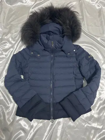컨디션 최상 타트라스 TATRAS VARENA  다운 자켓 네이비