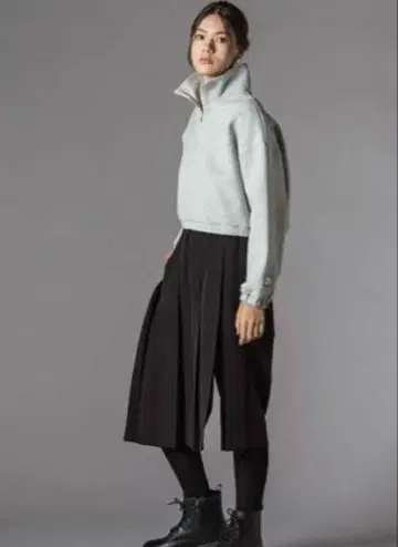 LIBERCORE par BEBE 더블 크로스 랩 팬츠