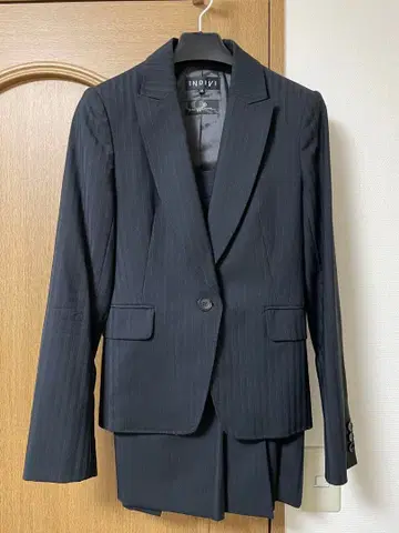 INDIVI 네이비 스트라이프 비즈니스 정장 상하의 세트 졸업식 입학식