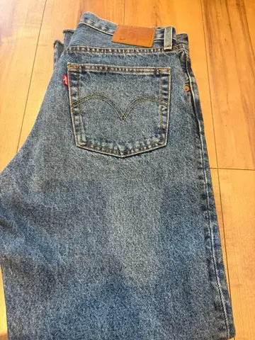 LEVIS SLOBEIENA 501