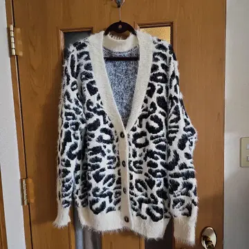 레오파드 무늬 자카드 가디건