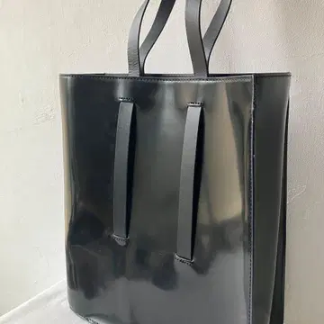 UNIQLO +J JILSANDER 에나멜 가죽 토트