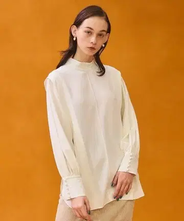 PUBLIC TOKYO 숄더 턱 하이넥 셔츠 / 워셔블