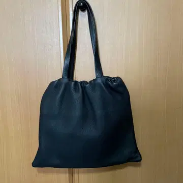 아에타 블랙 가죽 토트백 복조리백 새상품급