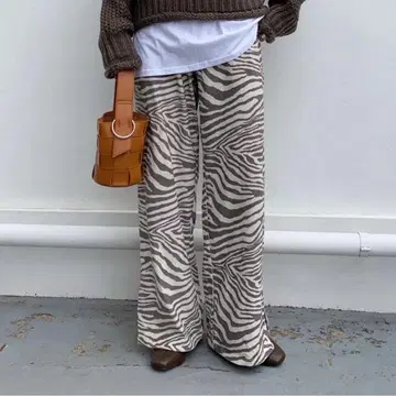SEGUR 페이크 스웨이드 제브라 패턴 와이드 팬츠