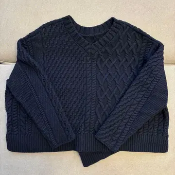 TOMORROWLAND 투모로우랜드 비대칭 케이블 니트