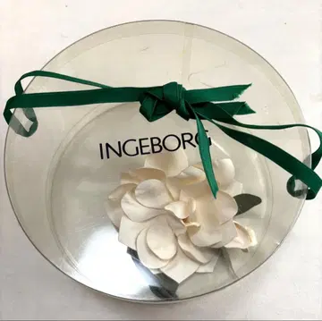 잉게보그 치자 코사지 화이트 꽃 브로치 입원 입학