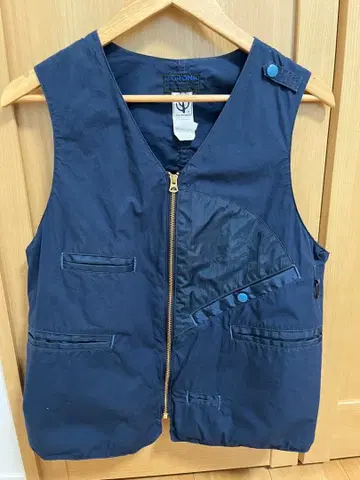 CORONA 네이비 베스트 M 사이즈