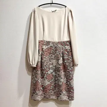 작은 사이즈 새상품급 아나텔리어 도킹 자카드 플라워 원피스