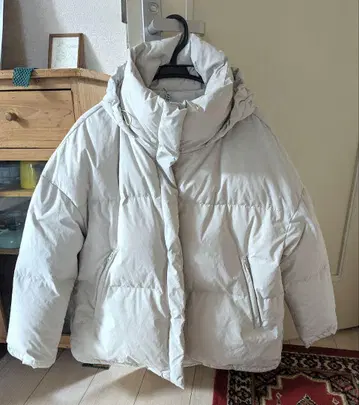 2023. 전시만 한 새상품급 WHITE 다운