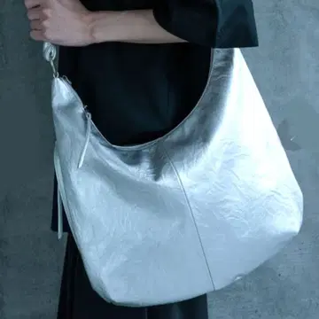 완판 컬러 HARE 크루아상 숄더백 실버 A4 수납 가능
