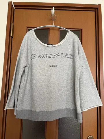 GRAND PALAIS 플레어 슬리브 맨투맨 그레이