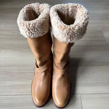 VELETTO 베이지 가죽 롱 부츠 퍼 포함