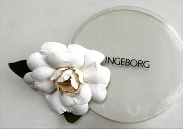 잉게보그 코사지 화이트 꽃 꽃 입원 입학 브로치