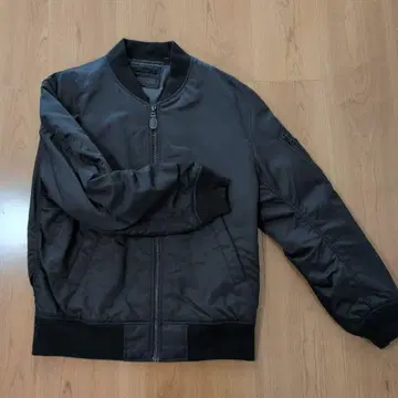 블랙 MA-1 플라이트 자켓 유니클로