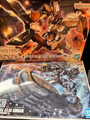 HG 건담 구시온 리베이크 풀 시티 아틀라스 건담
