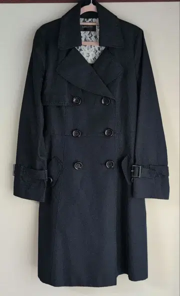 네이비 트렌치코트