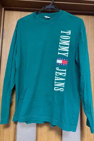 TOMMY JEANS 그린 긴팔 T셔츠