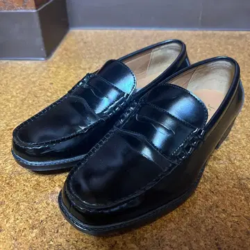 조마리노 블랙 로퍼