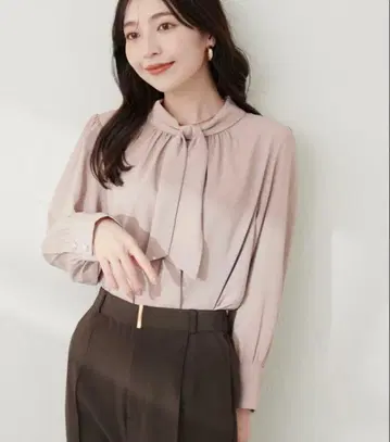 리본 포함 긴팔 블라우스