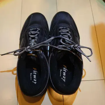 Fitway 스파이크 밑창 스니커즈 블랙