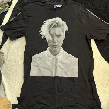 DIVIDED Justin Bieber 티셔츠