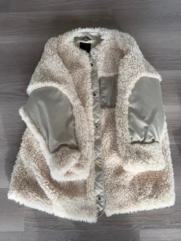 새상품급 TATRAS 타트라스 TELETA 테레타 보아 블루종 보아 코트