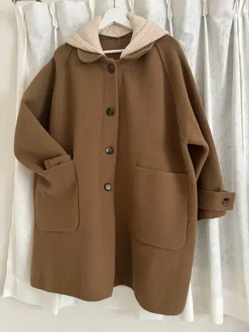 브라운 리브 니트 후드 체스터 코트