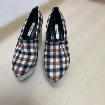 체크 무늬 통굽 힐 펌프스 스나이델 M