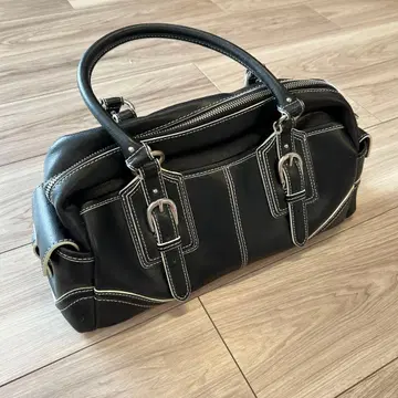 [ 새상품급 ] 블랙 가죽 지퍼 핸드백