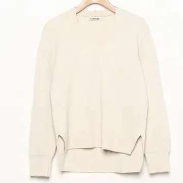 AURALEE 오라리 크림 V넥 니트
