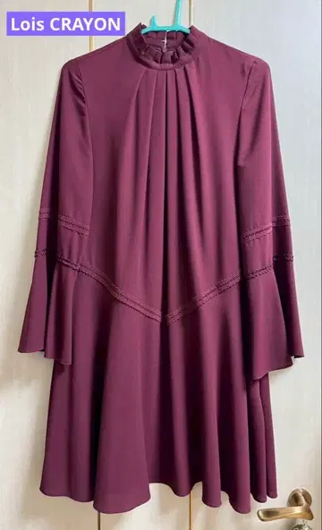 Lois CRAYON 로이스크레용 버건디 플레어 슬리브 드레스