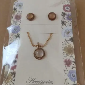 로즈 쿼츠 목걸이와 귀걸이 세트