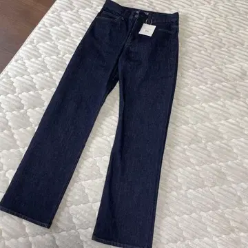 새상품 UNIQLO x JW ANDERSON 스트레이트 데님 24