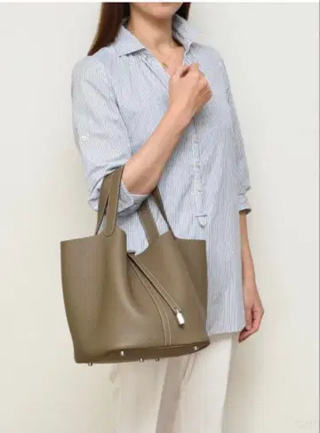 4U 패션 큐브 백 GM 에토프 화이트 스티치