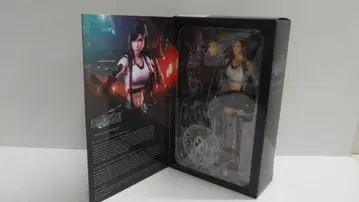 파이널 판타지 VII 플레이아츠 티파 록하트 피규어