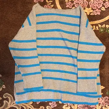 그레이와 파랑 스트라이프 니트 스웨터 M 사이즈