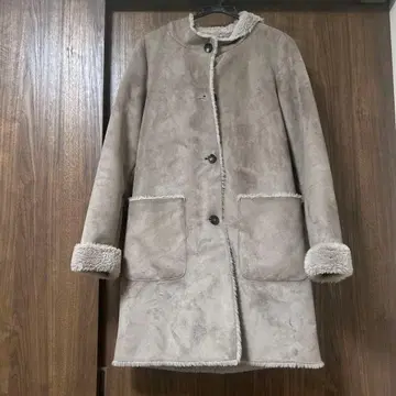 유나이티드 애로우즈 (A DAY IN THE LIFE) 무스탕 코트 36