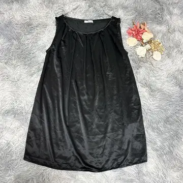 아베베 스탠다드 (M) 슬리브리스 튜닉 크루넥 광택감