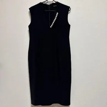 YOKOCHAN 블랙 슬리브리스 무릎 기장 원피스