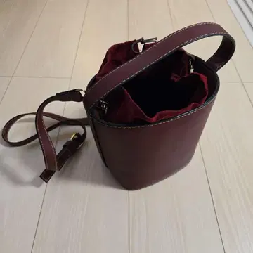 버건디 가죽풍 버킷 숄더백