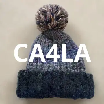 카시라 CA4LA 폼폼 포함 니트 모자 그라데이션