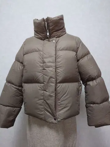 바나나리퍼블릭 미사용 새상품 숏 다운 자켓