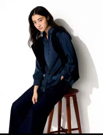 유니클로 새틴 블라우스 새상품