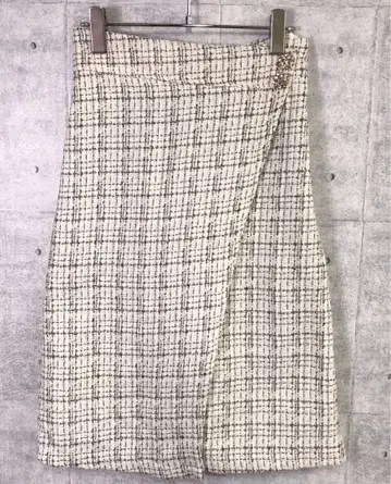 tocco 트레디셔널 비쥬 체크 트위드 랩 스커트