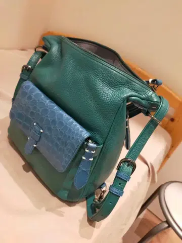 터콰이즈 가죽 숄더백